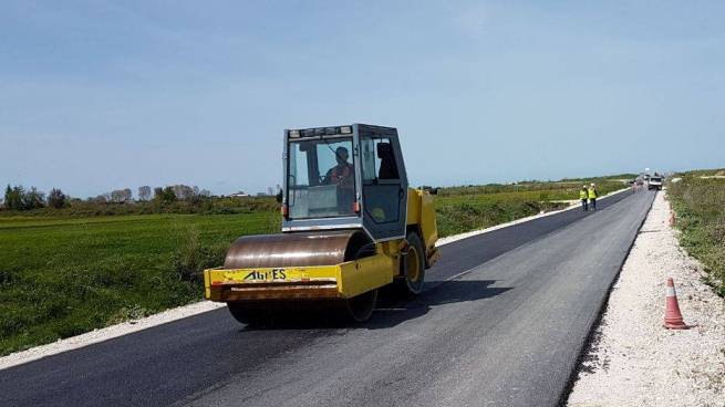 Shkurtohen investimet publike ne 2020: Ulen per infrastrukturen, turizmin dhe drejtesine
